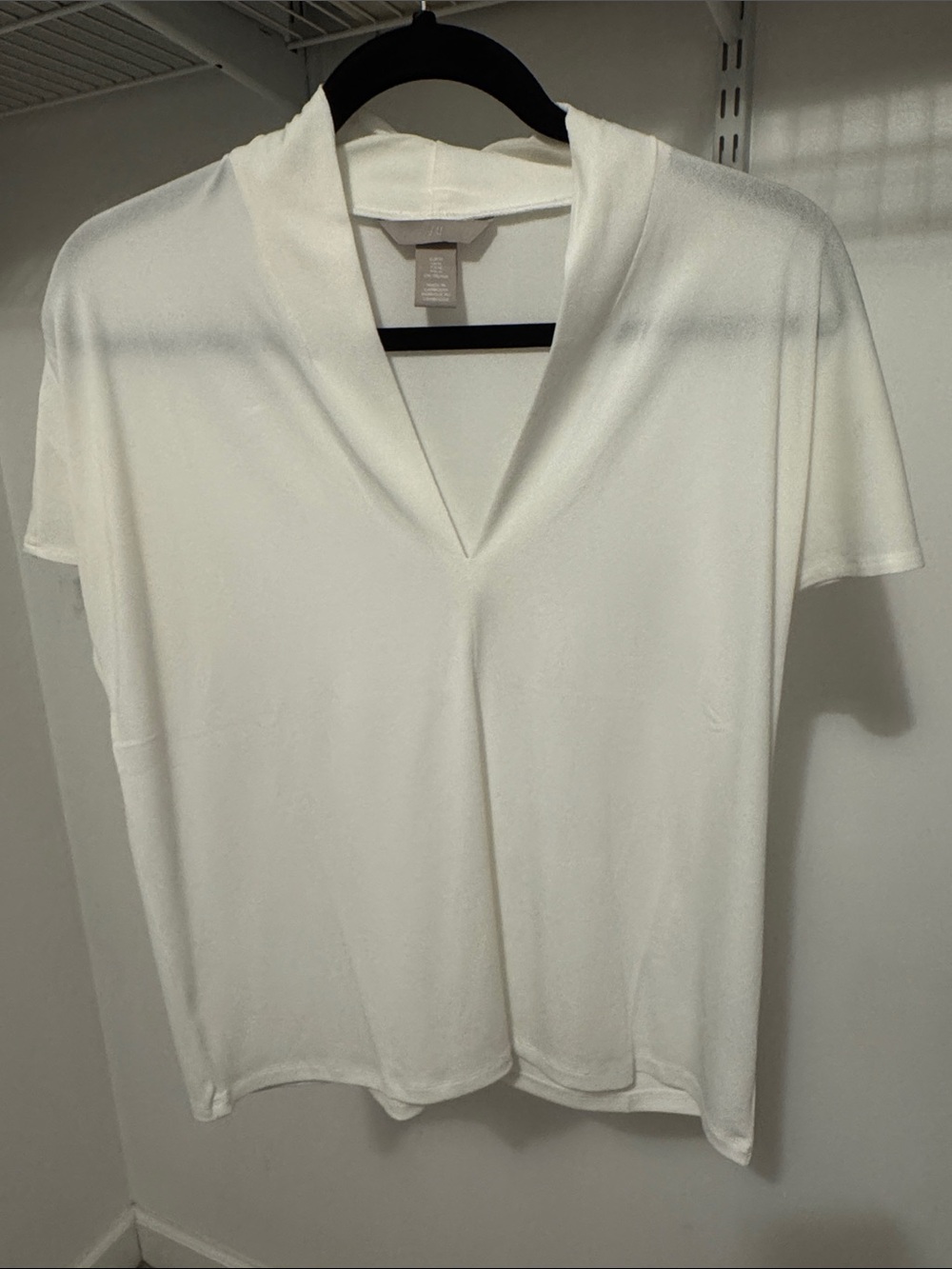 H&M White Short-Sleeve V-Neck Tee